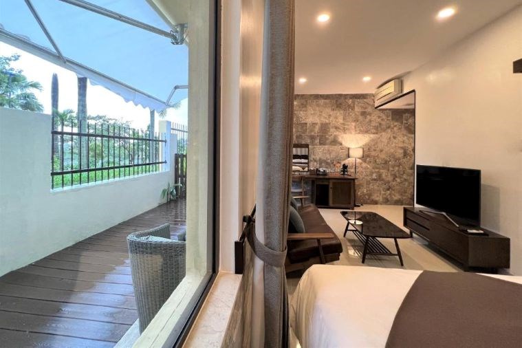 Premier King with Patial River View –  Onsen, Sauna Included